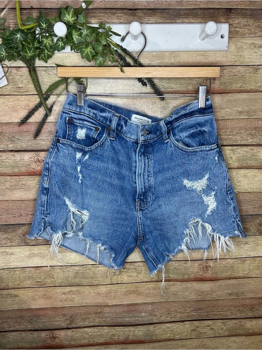 Abercrombie & Fitch High Rise Mom Shorts Denim Women’s Size 8
